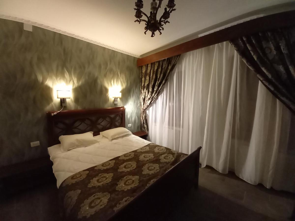 History Apartments Cetatii Nagyszeben Szoba fotó